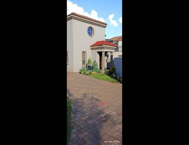 3 BEDROOM TOWNHOUSE FOR SALE IN BRAKPAN NORTH